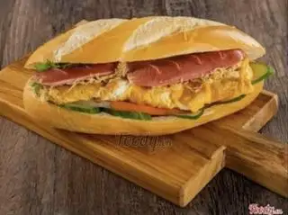 Hình ảnh Bánh Mì Xúc Xích Trứng 