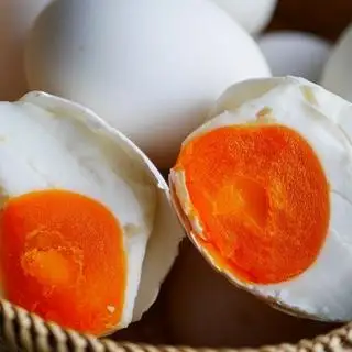 trứng vịt muối - 12.000 ₫ tại Cháo Sườn Kim Thành - Võ Văn Tần