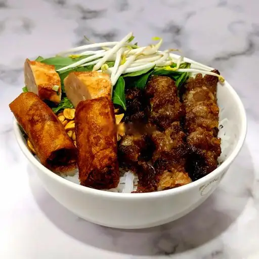 Bún thịt nướng thập cẩm - 50.000 ₫ tại Tài Kí - Bún Thịt Nướng & Cơm Gà Xối Mỡ - Tạ Uyên