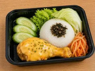 Hình ảnh Cơm đùi gà sốt phô mai