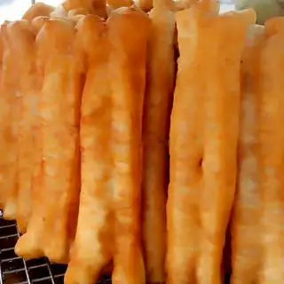 Bánh quẩy - 9.000 ₫ tại Lò Bánh Tiêu Ông 7 - Phan Văn Hân