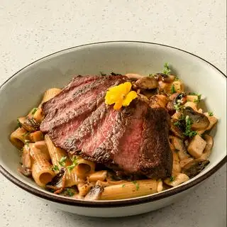 Hình ảnh Creamy steak rigatoni