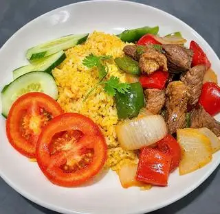 Hình ảnh cơm chiên bò lúc lắc + canh rong biển
