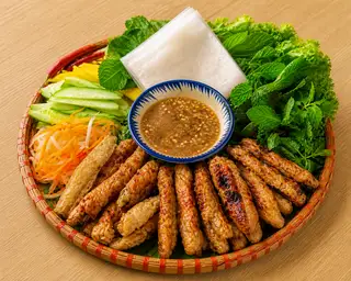 Hình ảnh Nem lụi nướng