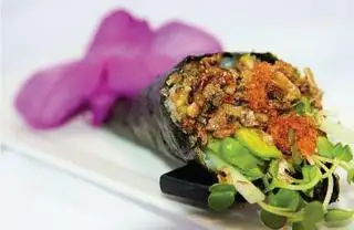 HR7. Salmon Skin Hand Roll - 152.500 ₫ tại Ichihana Sushi - Cao Thắng