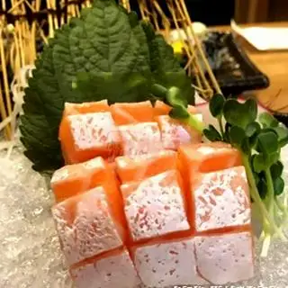 Sake Toro sashimi - 145.000 ₫ tại Sushi 3 Con Sóc - Đinh Bộ Lĩnh