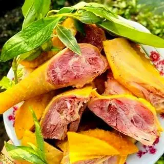 Nửa con gà ủ muối 550g-600g - 119.000 ₫ tại Gà Ủ Muối & Trà Chanh 99 - Đường 297