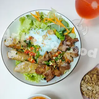 Bún nem rán ( chả giò) + thịt nướng xiên phết mật ong thơm ngon mềm mọng - 55.000 ₫ tại Anh Beo Food - Bún Thịt Nướng, Nem Chả & Bánh Tráng Trộn - Đào Duy Anh