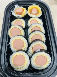 Hình ảnh Kimbap xúc xích siêu bự