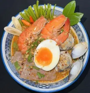 Hình ảnh Mì TomYum Bò-Tôm-Chả cá- Nghêu-Trứng lòng đào