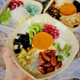 Hình ảnh Chè Thập Cẩm mix Caramel