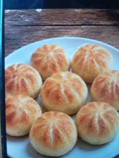 Hình ảnh Bánh bao chay Chiên Bơ (hộp 6Chiếc)