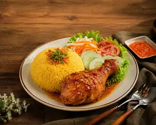 Hình ảnh Cơm Gà Sốt Mắm Tỏi