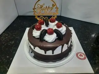 Bánh kem sữa tươi mẫu ngẫu nhiên 14cm - 220.000 ₫ tại Bánh Kem Huyền Trân - Lê Văn Lương