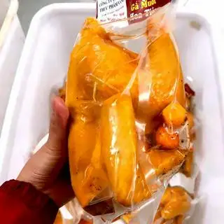 Hình ảnh Gà Ủ Muối Ôm Trứng Non 1 Con