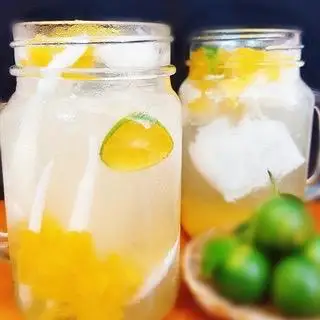 Dừa tắc ly khổng lồ 800ml - 30.000 ₫ tại Kiwi Boy Cafe & Tea - Sinh Tố, Nước Ép - Phan Văn Trị
