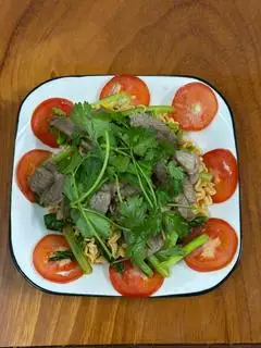 Hình ảnh Mì xào bò + 1 Nước Ngọt