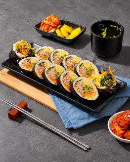 Hình ảnh Kimbap cá ngừ