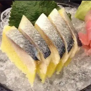 Sashimi Cá Trích ép trứng _5psc. - 149.000 ₫ tại Sushi Tokyo Deli - Sashimi & Salad - Vạn Kiếp