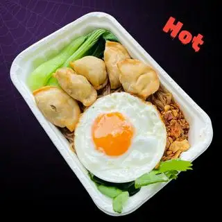 Hình ảnh Hủ tiếu/Mì trộn Sủi Cảo chiên & Opla