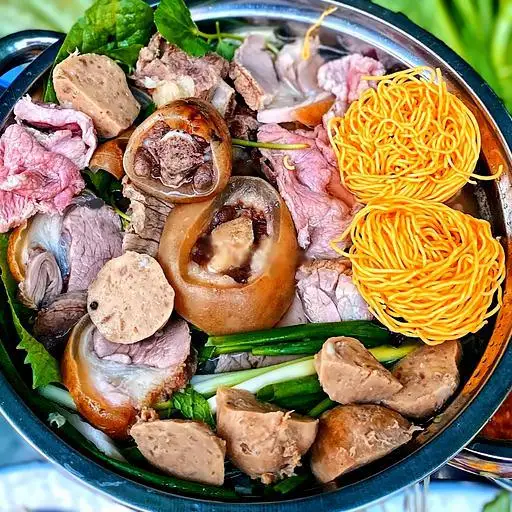 Lẩu bò lớn  - 300.000 ₫ tại Bò Nướng Ngói & Lẩu Bò Cô Tư - Bàn Cờ
