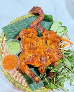 Hình ảnh GÀ VỊ MẮM NHĨ