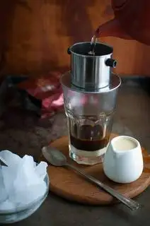 Hình ảnh cà phê sữa pha máy