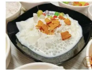 Chè dừa dầm Hải Phòng - 26.000 ₫ tại Chè Ngon Chuẩn Vị - Trần Trọng Cung