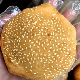 Bánh tiêu đậu xanh - 12.000 ₫ tại Bánh Tiêu Chú Dũng - Cống Quỳnh