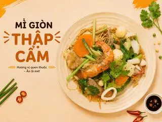 Mì xào giòn thập cẩm - 95.000 ₫ tại Cơm Gà 303 - Chu Văn An