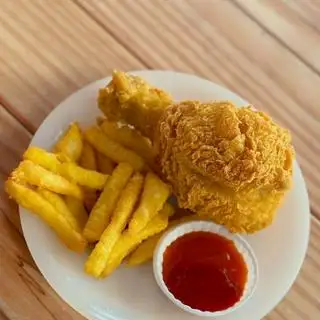 Đùi gà tặng khoai  - 42.000 ₫ tại Mr.Pokki - Gà Rán & Tokbokki - Thạnh Xuân 21