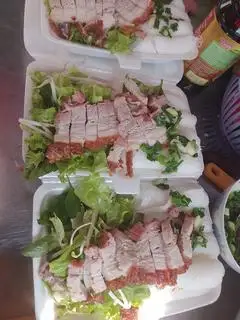 Bánh hỏi heo quay - 45.000 ₫ tại Bánh Mì Heo Quay Nhung