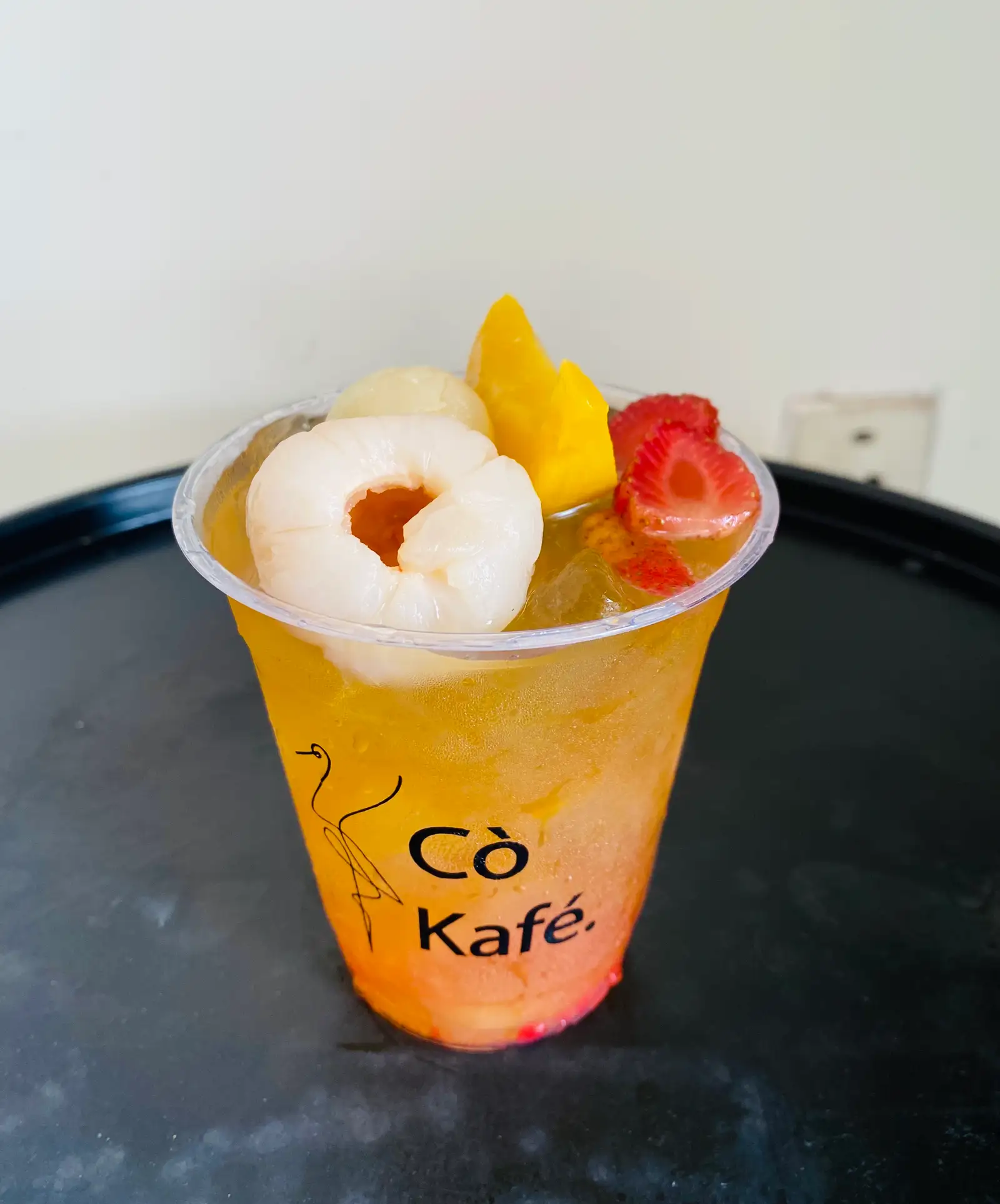 Trà Trái Cây Nhiệt Đới - 40.000 ₫ tại Cò Kafé - Trà Sữa Pha Máy - Nguyễn Văn Thương