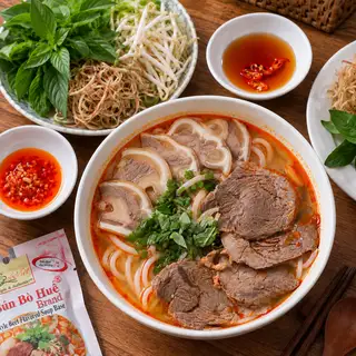 Hình ảnh Bún bò huế giò tai