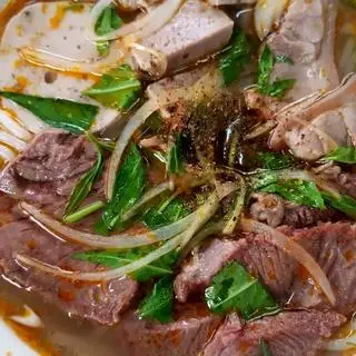 Bún bò huế - 58.000 ₫ tại Hủ Tiếu Mì 102A - Bò Kho & Bún Bò - Đường 100 Bình Thới