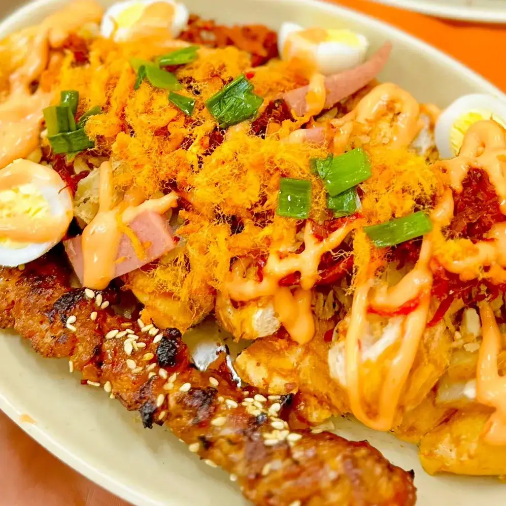 Hình ảnh Bánh mì muối ớt (có 1 thịt xiên)