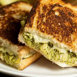 chicken bacon avocado melt  - 180.000 ₫ tại BCB BURGERS - Nội Khu Hưng Phước 1