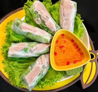 Hình ảnh Set 10 Gỏi cuốn thịt 3 chỉ hoặc chân giò 