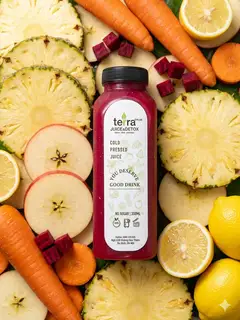 Hình ảnh Detox #2: Táo, thơm, cà rốt, củ dền, chanh vàng