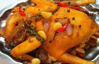 Hình ảnh Gà Tre Hấp Mắm Nhĩ (nguyên con)