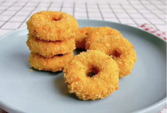 9 Cái Gà Vòng Lắc Phomai  - 44.100 ₫ tại Gà Rán Oppa Chicken - Nguyễn Văn Giai