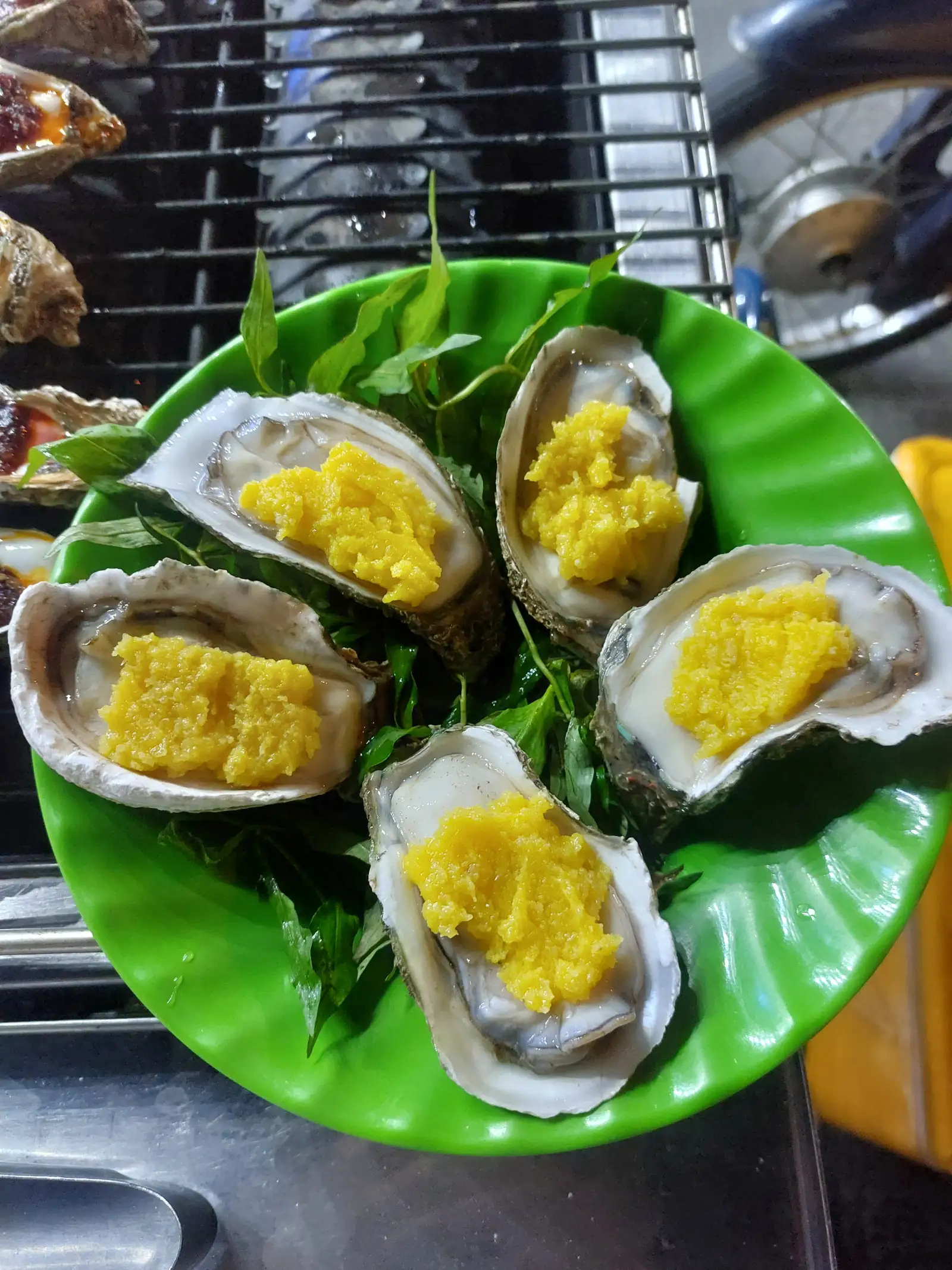 Hình ảnh hàu nướng bơ tỏi