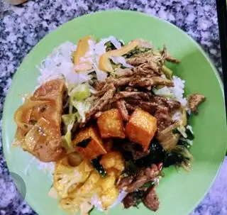 Cơm thập cẩm + chả kho - 37.000 ₫ tại Cơm Chay Diệu Quyên - Nguyễn Văn Lạc