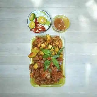 Hình ảnh chân gà sốt thái mix trứng non phần nhỏ
