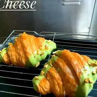 Hình ảnh Croissant matcha