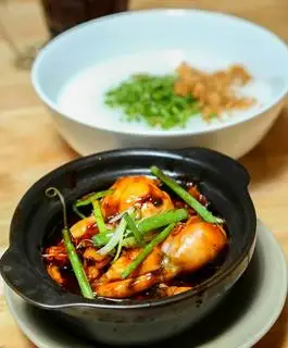 Cháo ếch 2 con - cay vừa - 84.000 ₫ tại Cháo Ếch Singapore Hi Đạt 469 - Cách Mạng Tháng 8
