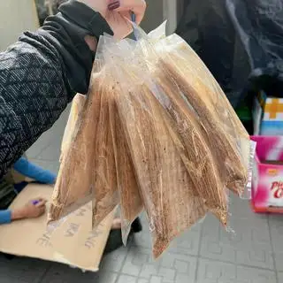 Hình ảnh Bánh Tráng Xike Muối Mặn