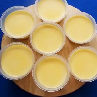 Bánh Flan Trứng Hủ - 11.000 ₫ tại Chè Khúc Bạch Sài Gòn - Phùng Văn Cung
