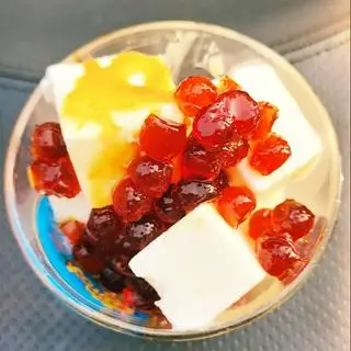 Hình ảnh Sữa Chua Dẻo Trân Châu Đen Caramel