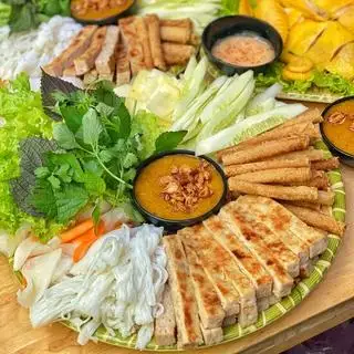 Hình ảnh  nem nướng đặc biệt + trà tắc mật ong